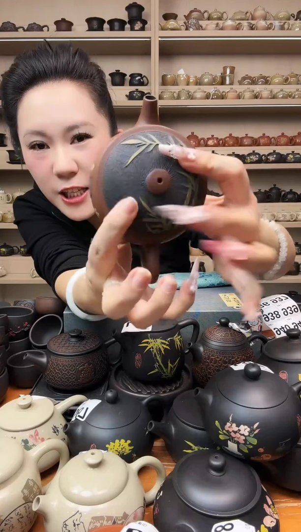 壶古铜色阳刻彩填  936