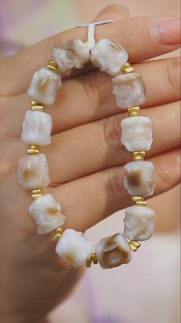 【闪购商品】玛瑙/玉髓手串未镶嵌多样性发其一