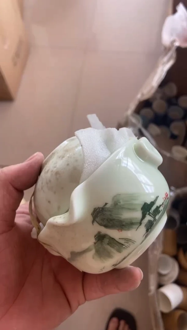 无运费险有瑕疵的摄影的产品有使用过的痕迹有点脏介意勿拍