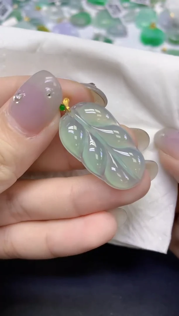 颈饰18K金镶嵌翡翠天然缅甸翡翠A货百元以上9元证书费自理