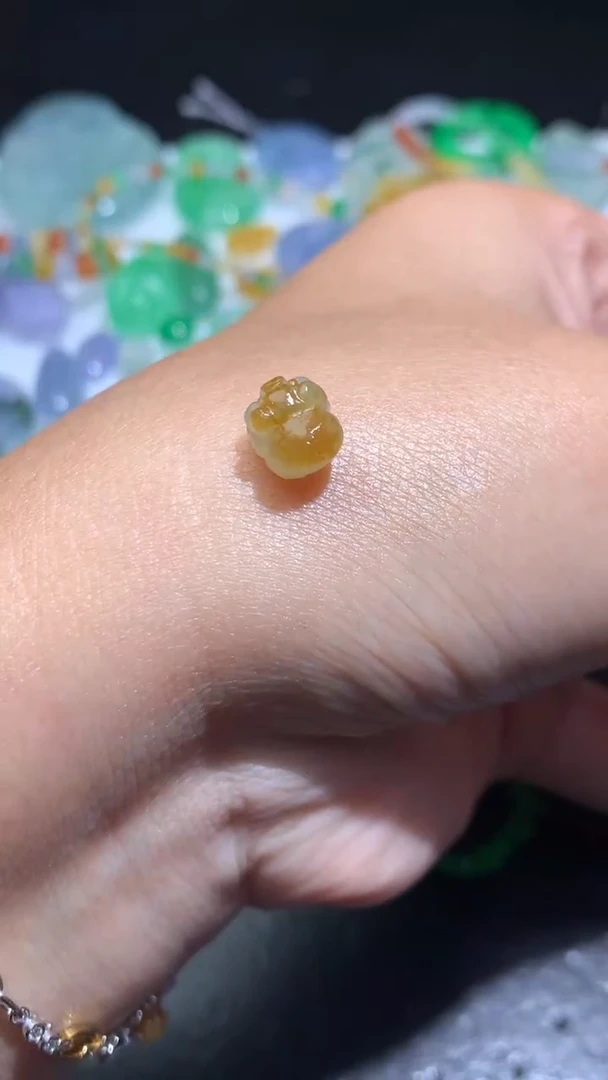 未镶嵌定制翡翠毛货