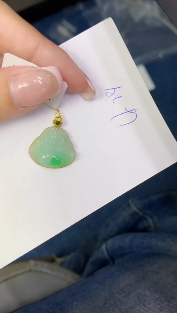 翡翠18K金镶嵌颈饰缅甸天然翡翠A货