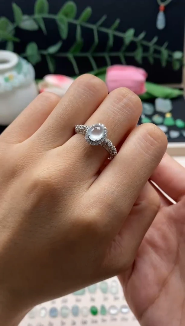 【闪购商品】翡翠戒指银S925镶嵌翡翠冰种蛋面戒指