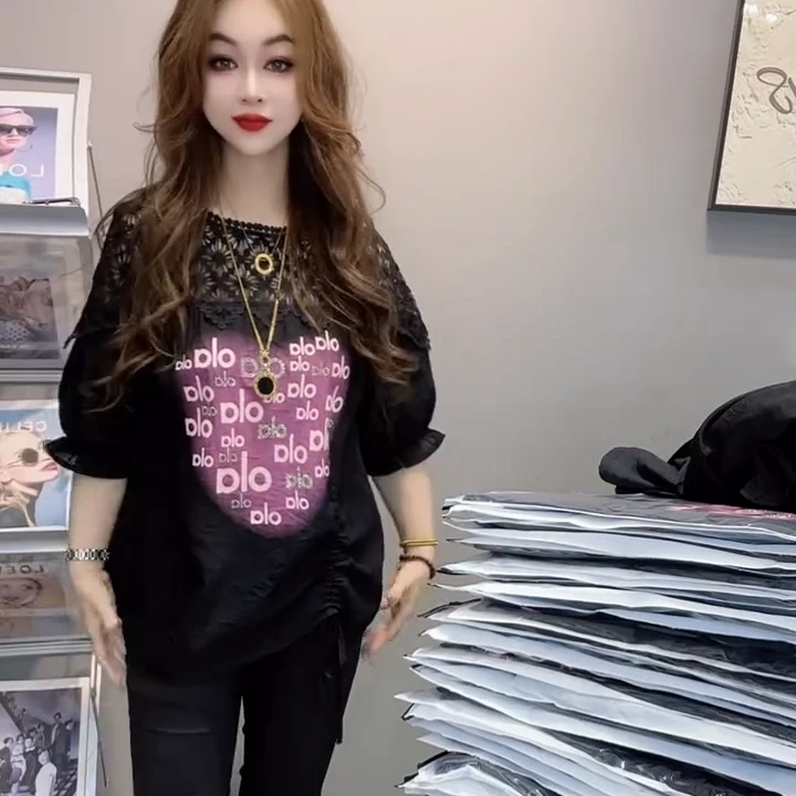 夏季短袖心形喷绘圆领T恤衫女宽松显瘦西域风蕾丝拼接中长款上衣