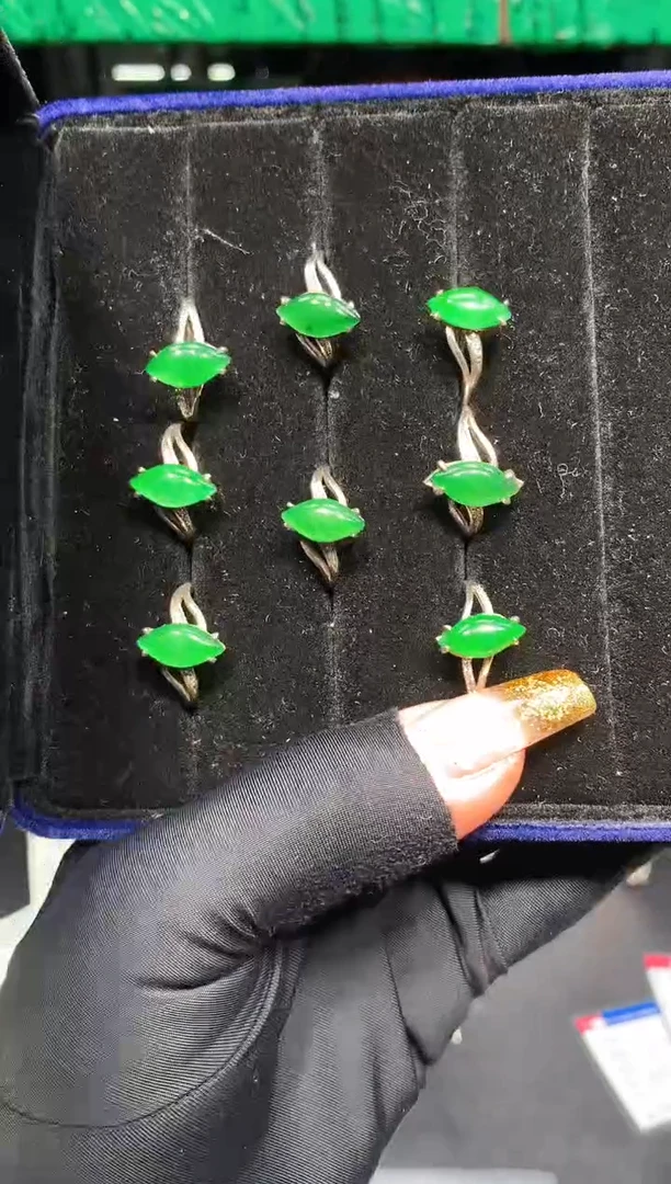 【闪购商品】定制翡翠未镶嵌15定制翡翠-多样性发货（发其一）