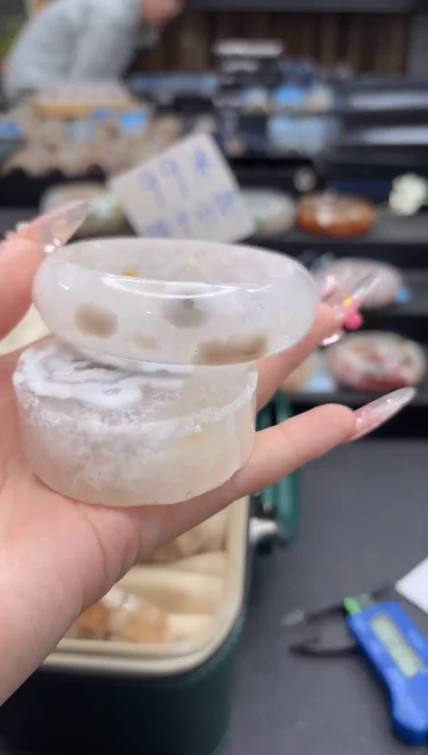 未镶嵌手镯石英质玉383(61圈赠送镯心)