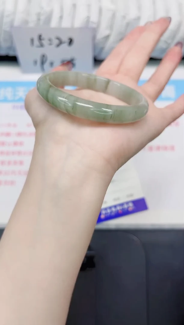 【闪购商品】石英质玉手镯未镶嵌125