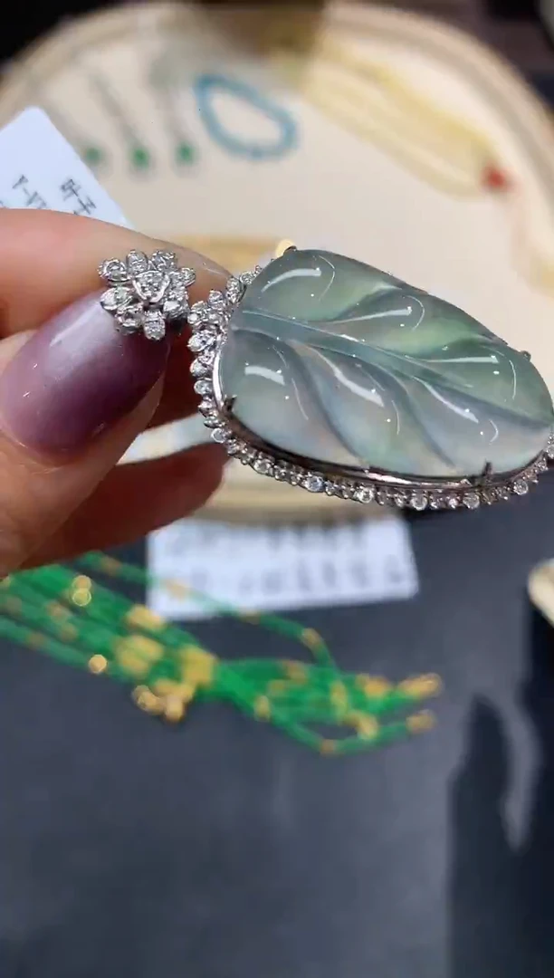 吊坠(不含链)18K金镶嵌翡翠吊坠A1|12800