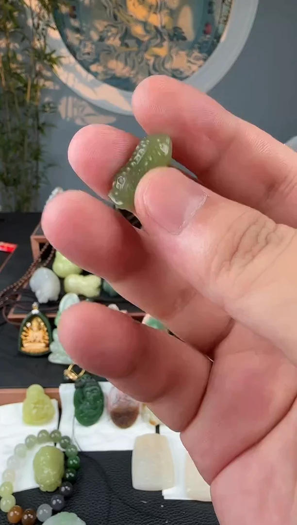 和田玉未镶嵌挂件和田玉