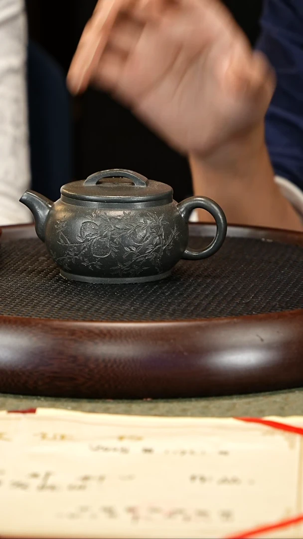 茶壶紫砂107 张彩萍 大彬金砂 汉瓦140cc