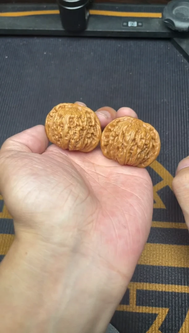 文玩核桃吊坠汉高楼40