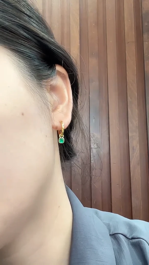 耳饰18K金镶嵌祖母绿0.5ct