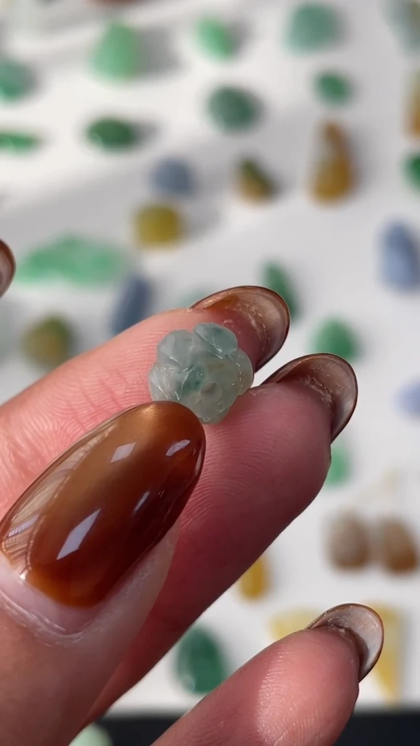 【闪购商品】定制翡翠未镶嵌三彩莲花珠88