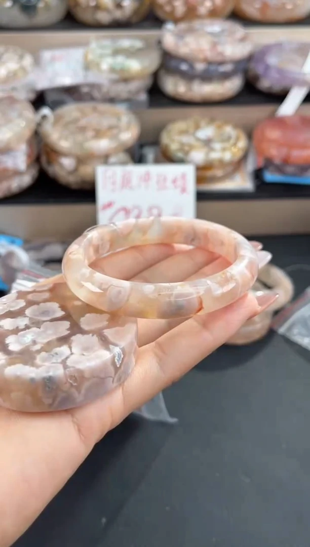 未镶嵌手镯石英质玉55