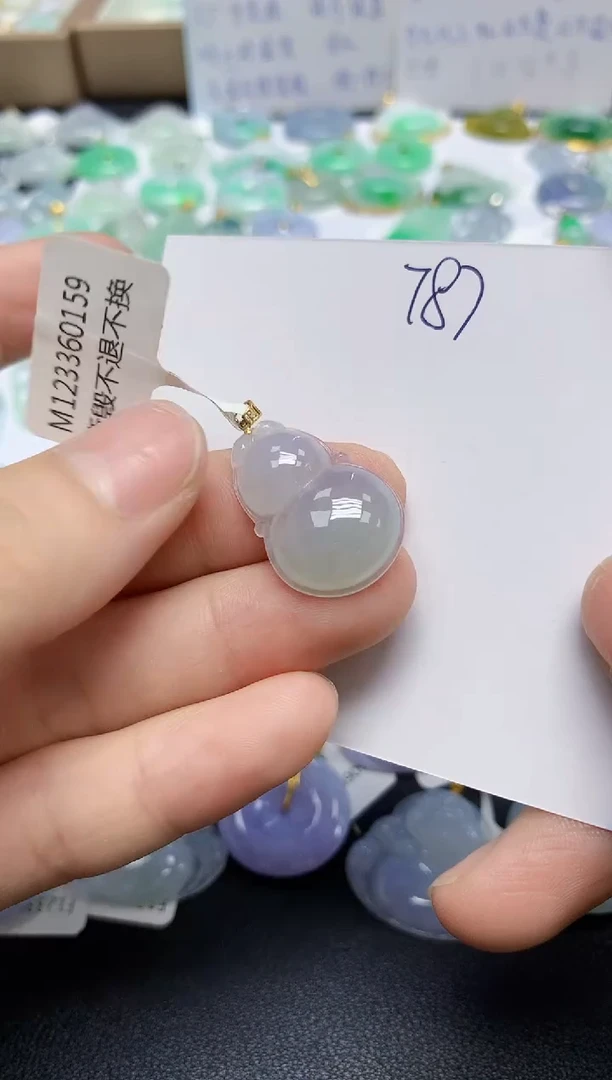 翡翠18K金镶嵌颈饰天然缅甸翡翠A货