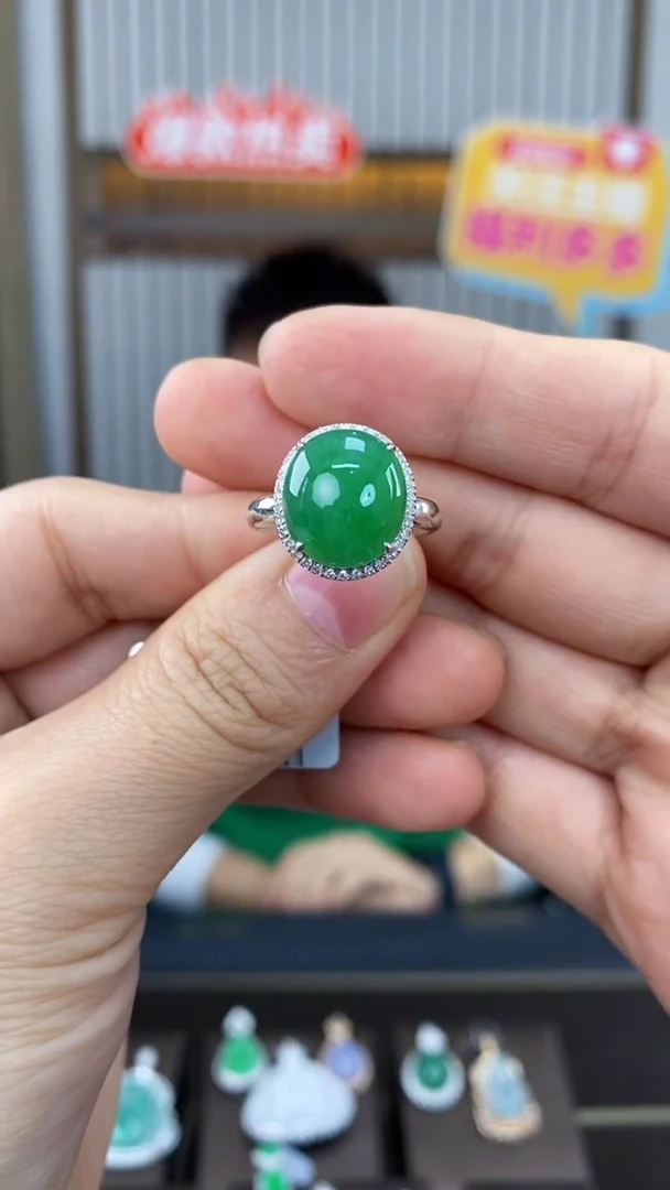 【闪购商品】翡翠戒指18K金镶嵌翡翠戒指