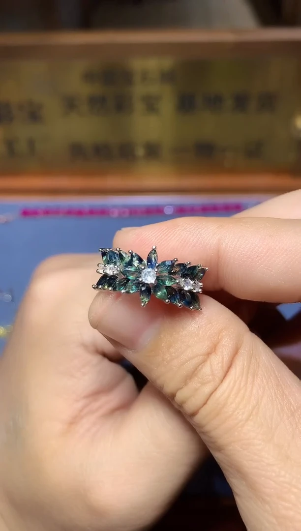 【闪购商品】蓝宝石戒指银S925镶嵌........