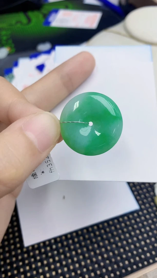 翡翠18K金镶嵌颈饰天然缅甸A货翡翠