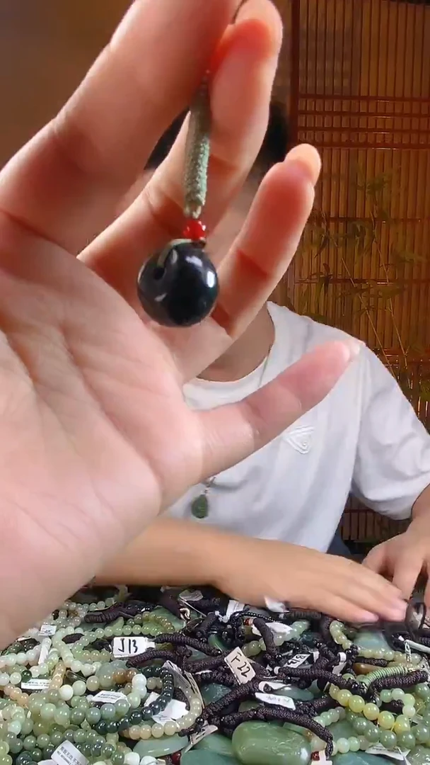 和田玉未镶嵌颈饰多样性发货，拍一发一