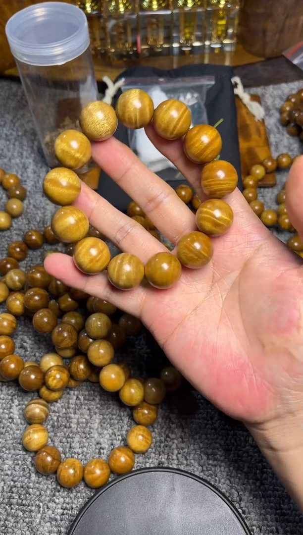 手串/手链楠木（金丝楠）1.8黄金底68