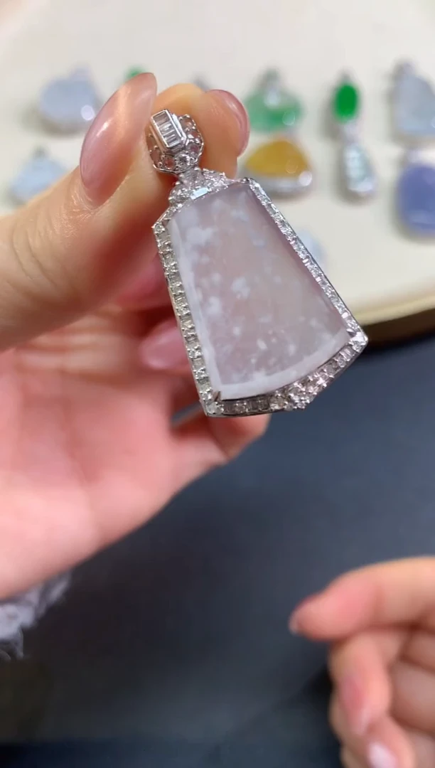 吊坠(不含链)18K金镶嵌翡翠D540|18800