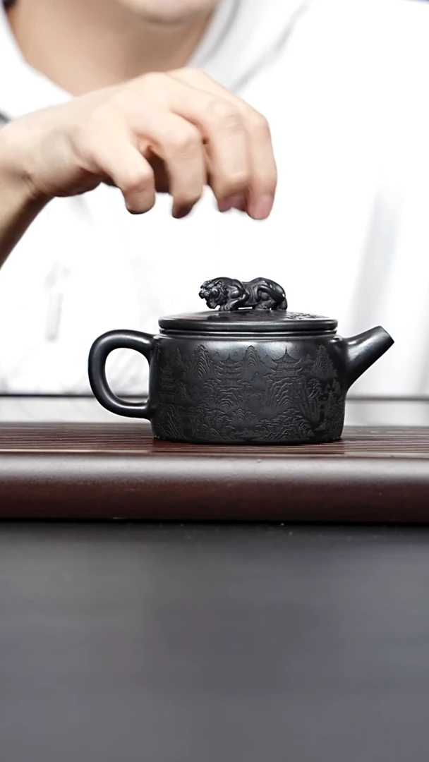 茶壶紫砂宜兴紫砂 亭台卧虎藏龙壶 石黄 范传梅