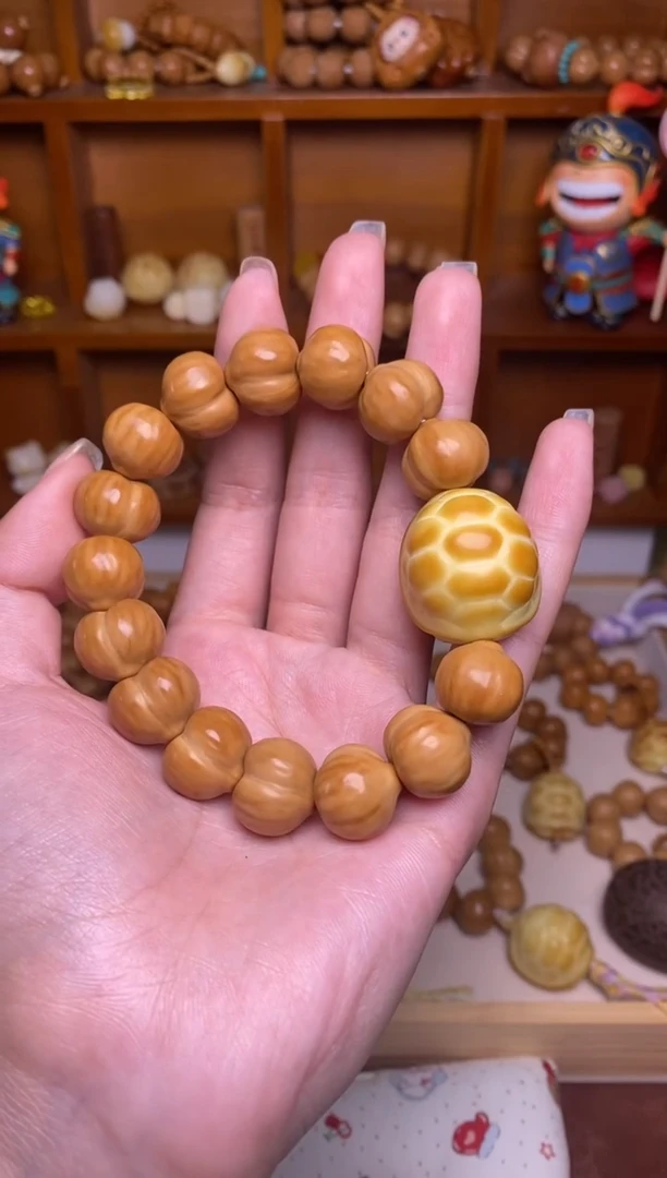 把件猴头核桃全品无暇屁桃＋大富甲手串