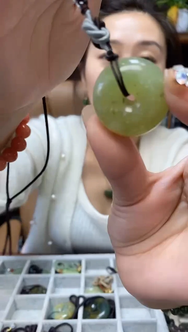 未镶嵌岫玉吊坠·