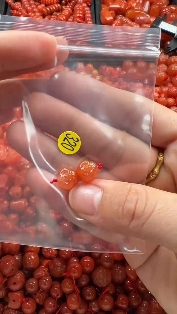 【闪购商品】南红玛瑙颈饰未镶嵌1