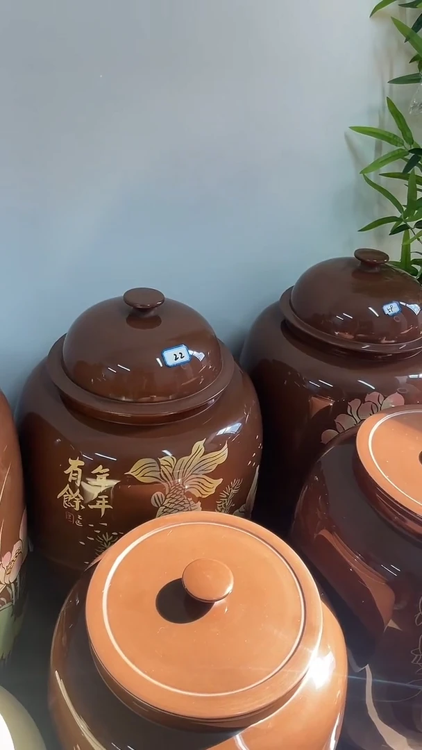 一***。建水紫陶刻填红泥亮光3号缸