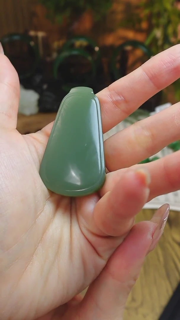 【闪购商品】和田玉吊坠(不含链)未镶嵌俄料碧玉粉青无事牌