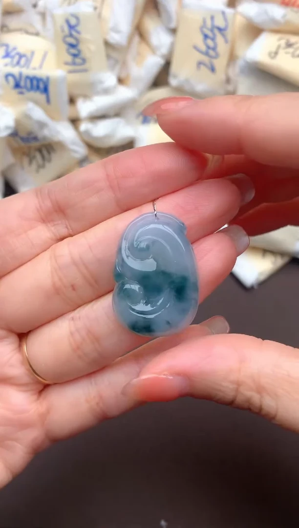 翡翠挂件未镶嵌一