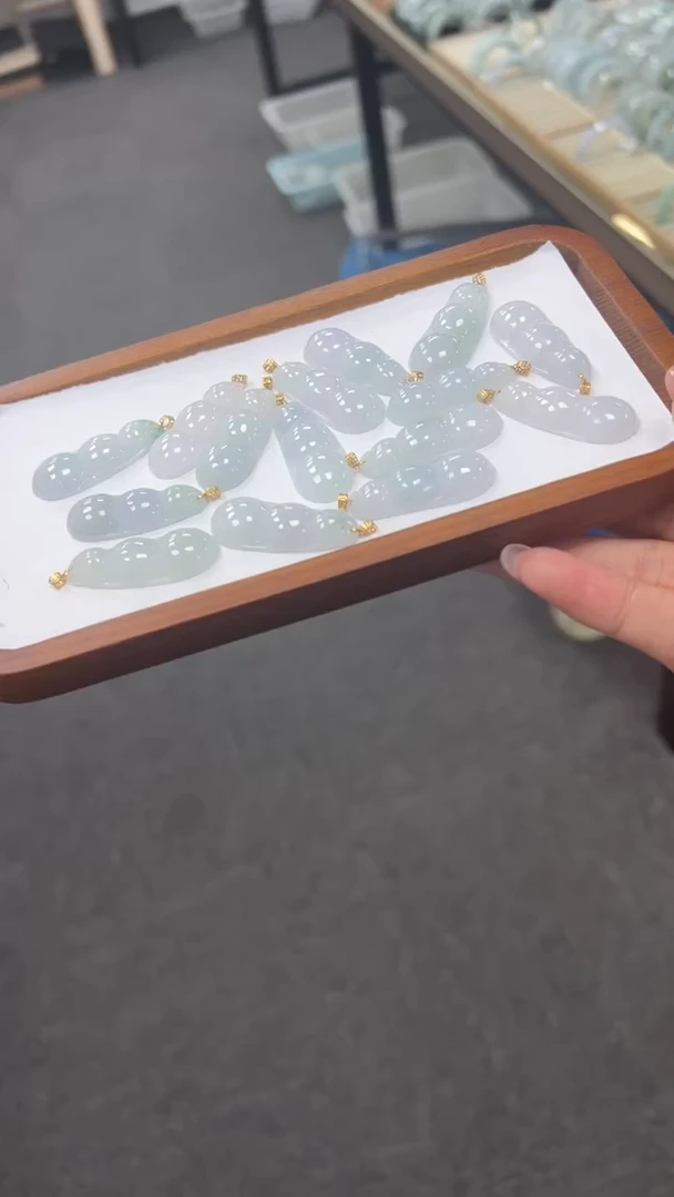 翡翠18K金镶嵌颈饰多样性发1件