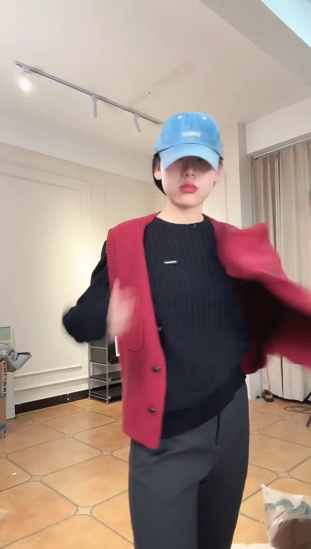 四****足设计师品牌蓝色长袖