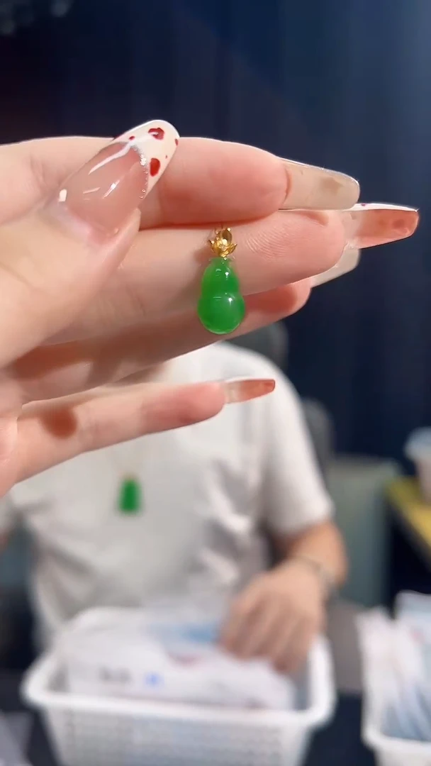 颈饰18K金镶嵌翡翠 缅料A货/支持复检/一件