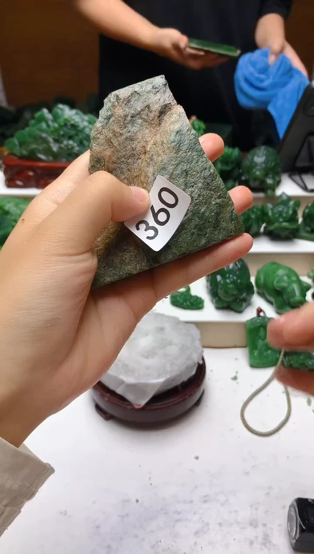 未镶嵌和田玉（碧玉）珠宝半成品1