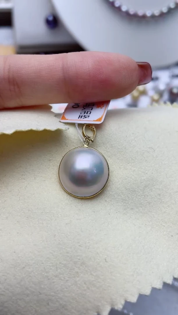 【闪购商品】拼合珍珠（马贝珠）颈饰18K金镶嵌W91