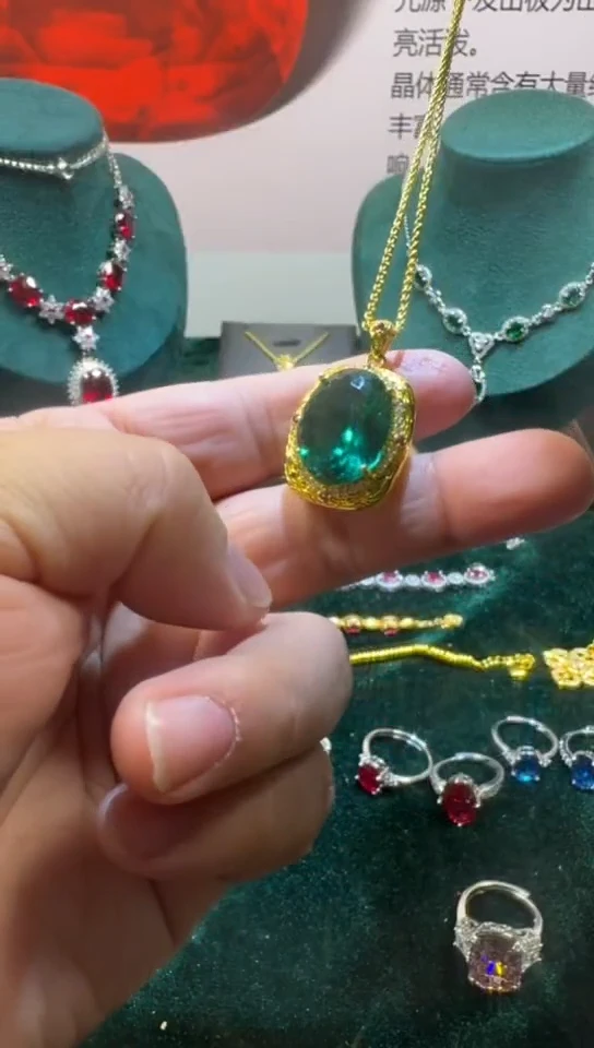 18K金镶嵌戒指祖母绿0