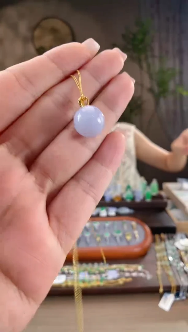 翡翠18K金镶嵌吊坠(不含链)珠子