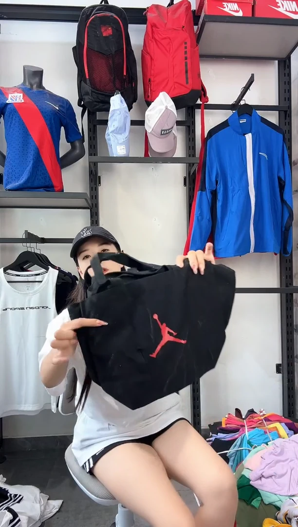 610·编码  耐克卫衣瑕疵修复以直播间过款为准 尺码·