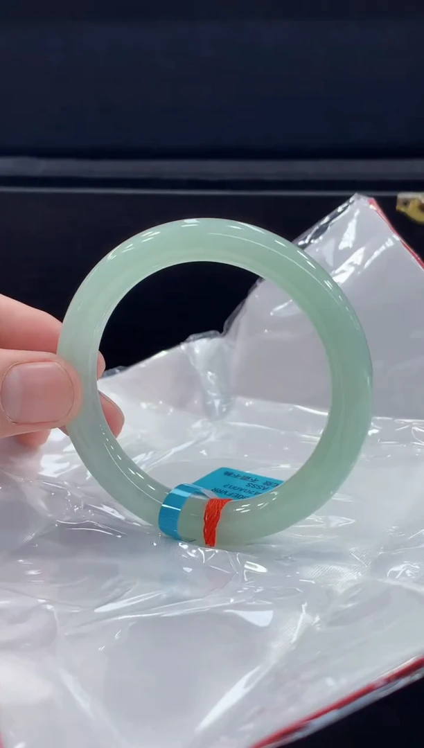 未镶嵌手镯翡翠翡翠手镯