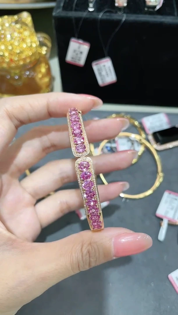 18K金镶嵌彩色蓝宝石手镯
