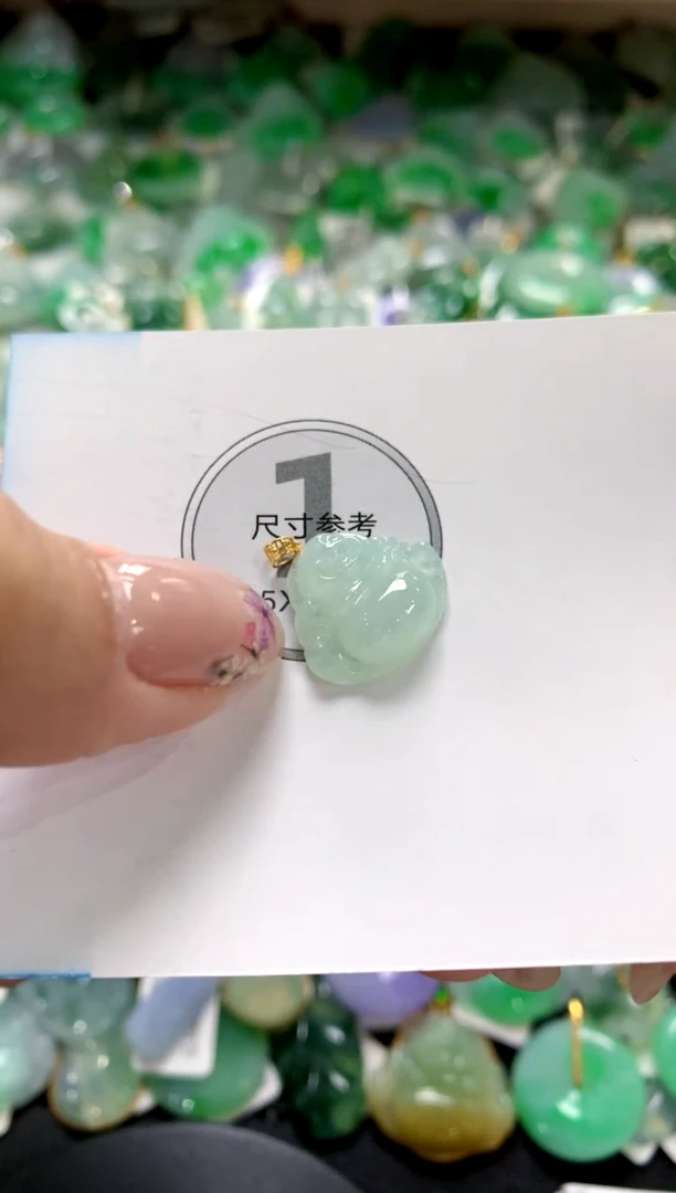 翡翠18K金镶嵌颈饰1111111111111111