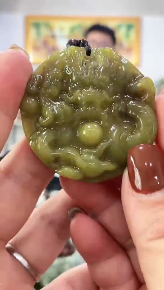 未镶嵌岫玉吊坠