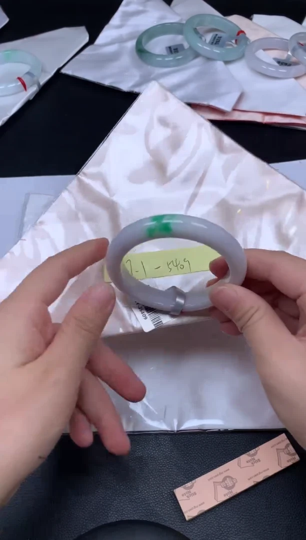 未镶嵌手镯翡翠88888888