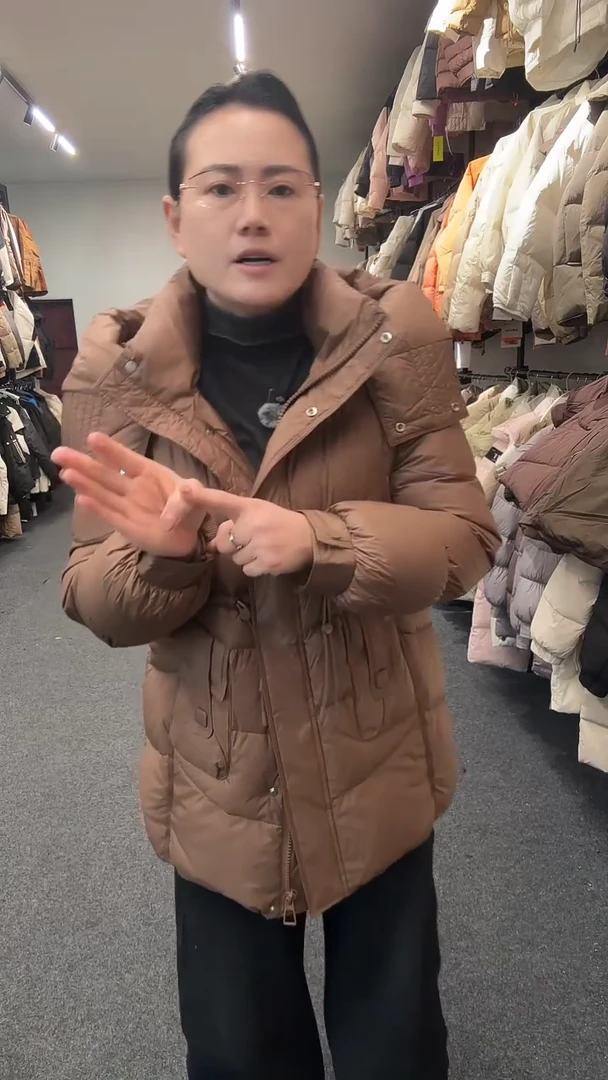 艾雨衣尚羽绒外套