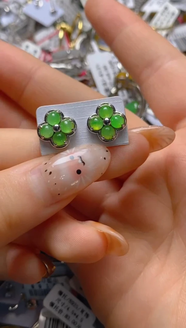 银S925镶嵌戒指翡翠百内无证书