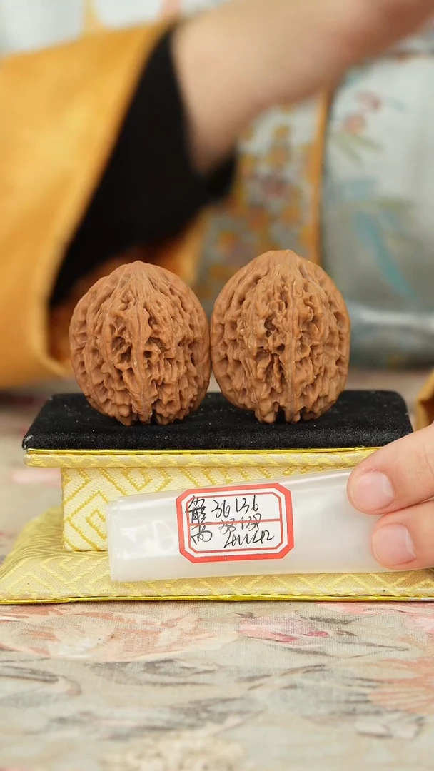 【闪购商品】文玩核桃把件龙纹将军榜