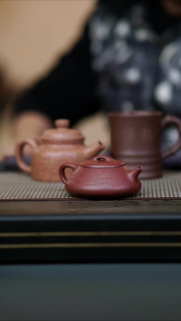 茶壶紫砂半手紫泥刻绘小納瓢