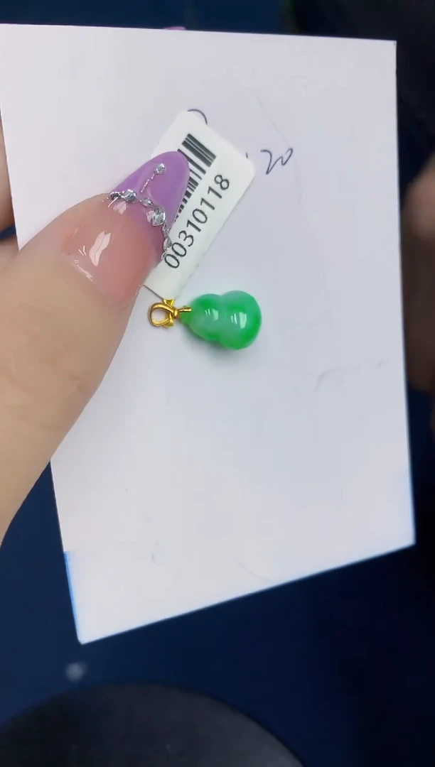 翡翠未镶嵌颈饰天然缅甸a货翡翠
